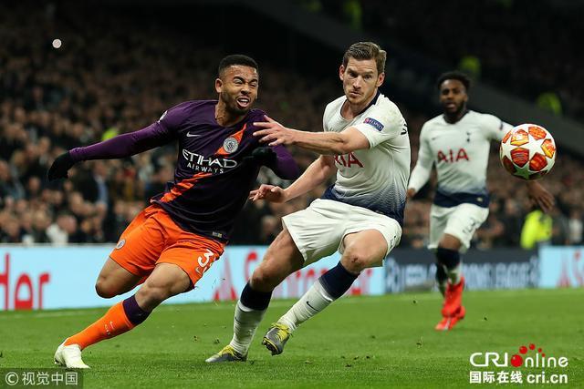 埃芬博格：拜仁前场三人能给卡尔空间，把他与梅西相比没好处（埃芬博格：拜仁锋线三人组能为卡尔创造空间，与梅西对比毫无裨益）