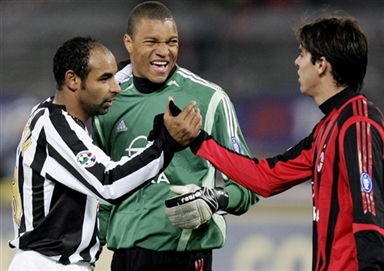 太阳报：52岁切尔西名宿马克莱莱担任环球小姐大赛评委（《太阳报》：52岁切尔西传奇马克莱莱出任环球小姐评委）